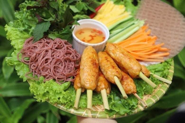 Nem lụi ức gà cuộn sả