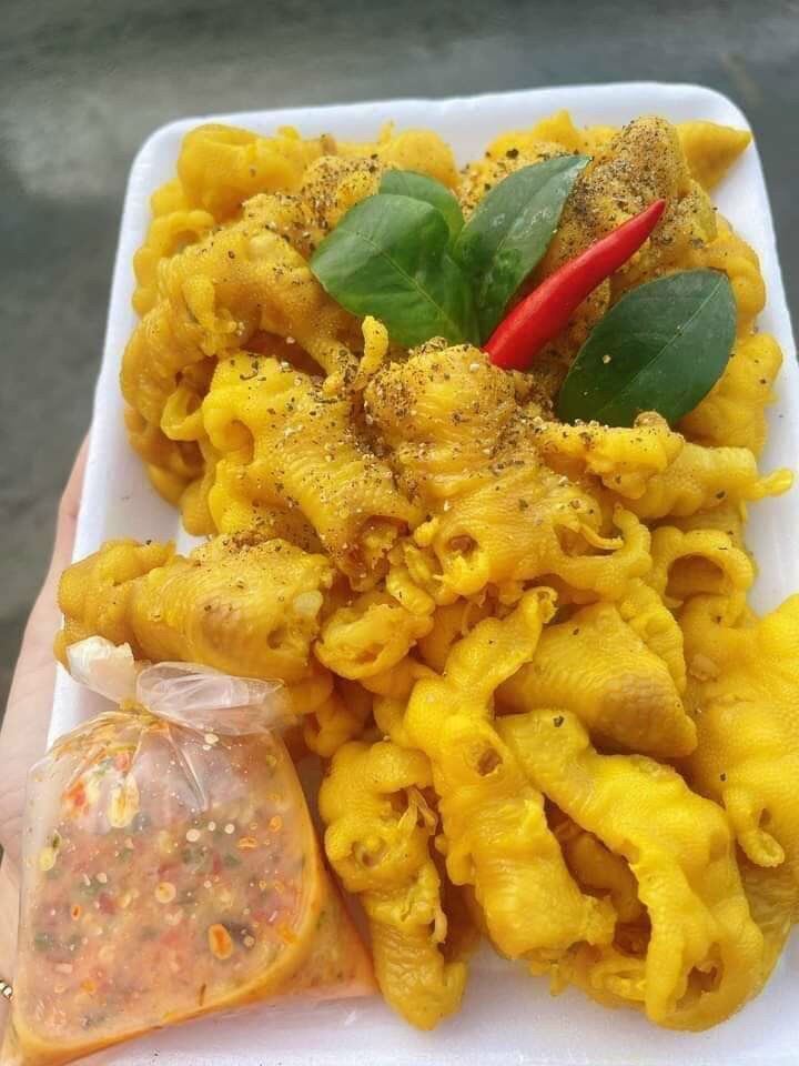 Chân gà rút xương ủ xì dầu/ủ muối